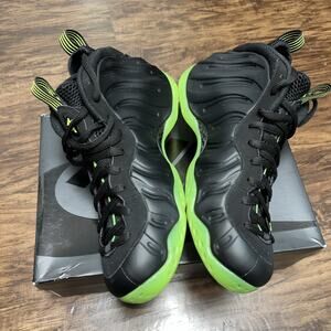 Nike Mens' Air Foamposite One Sneakers - Black/Volt Shoes Size 8